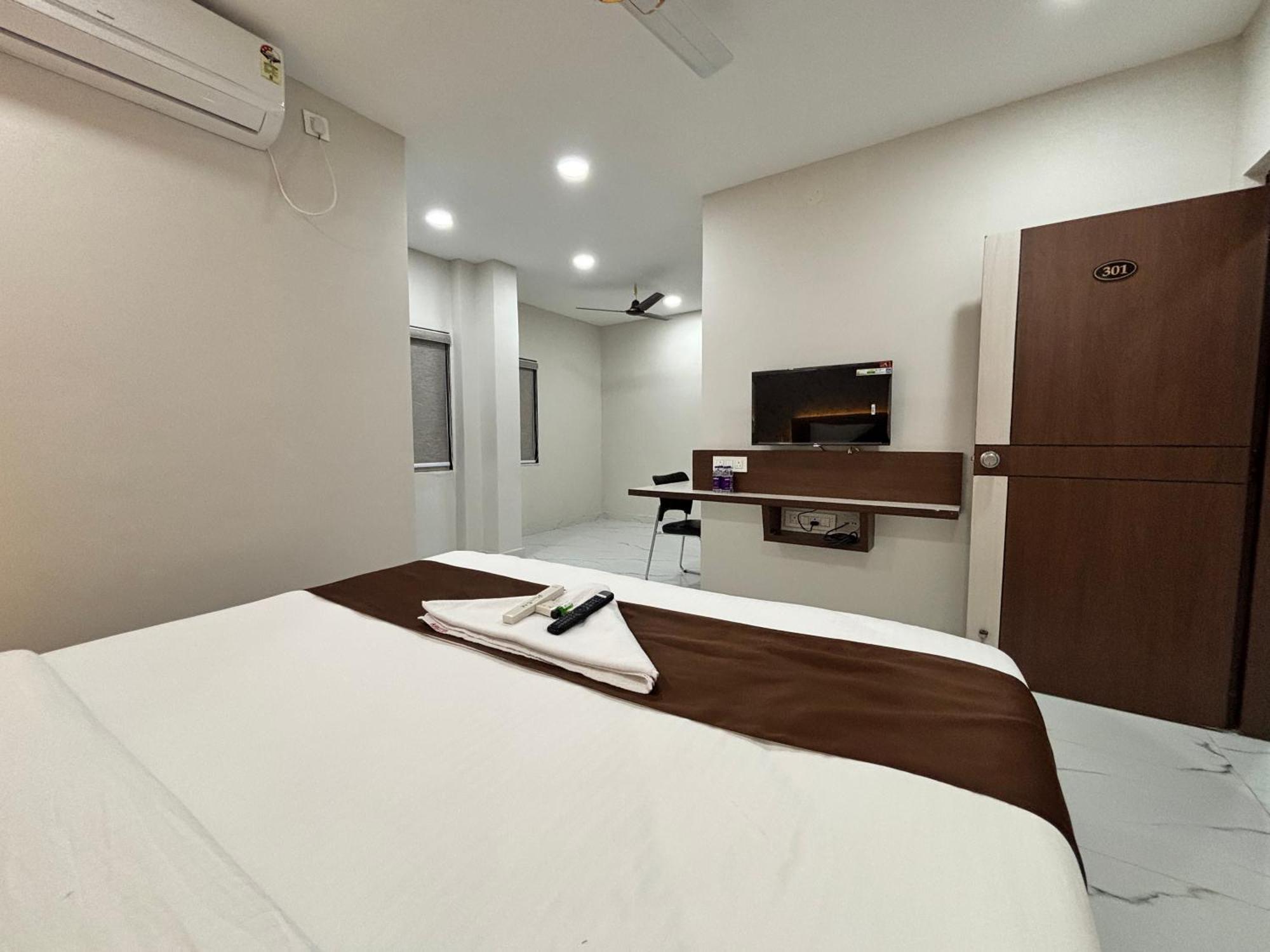 Hotel Mithra Grand Hyderabad Exterior photo